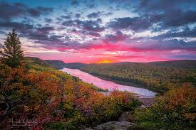 Lake of the Clouds Sunset